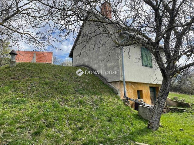 Eladó nyaraló, Várpalotán 6.9 M Ft, 2 szobás