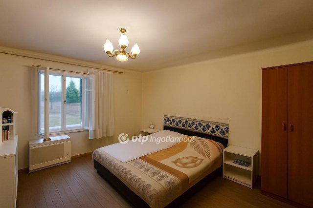 Eladó családi ház, Faddon 25 M Ft, 3+1 szobás