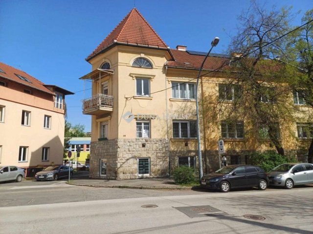 Eladó téglalakás, Miskolcon 42 M Ft, 3 szobás