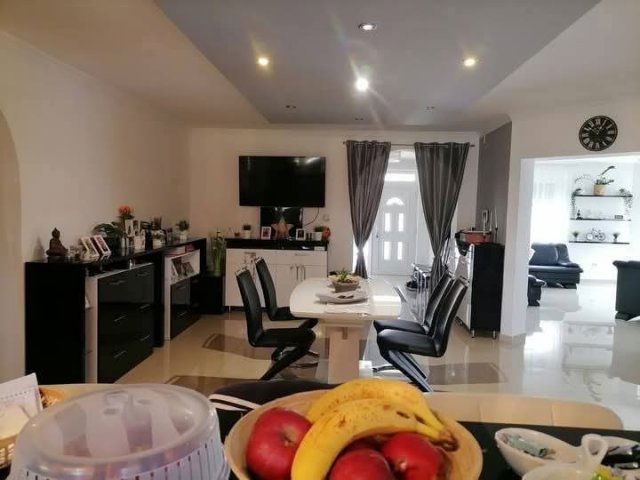 Eladó családi ház, Délegyházán 165 M Ft, 4 szobás