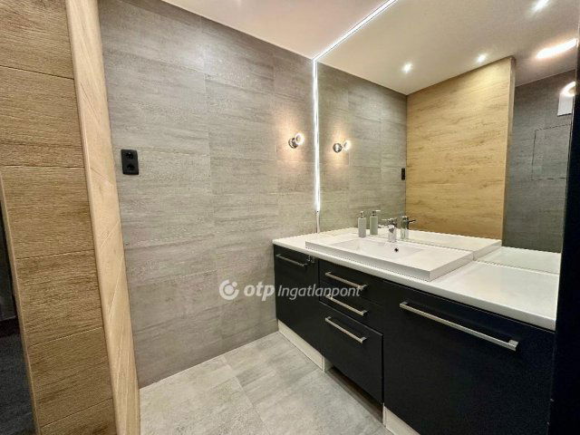 Eladó téglalakás, Debrecenben 139.99 M Ft, 2 szobás