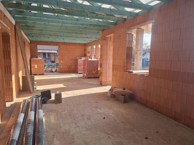 Eladó családi ház, Szigetszentmiklóson 105 M Ft, 5 szobás