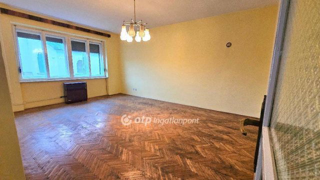 Eladó téglalakás, Egerben 66 M Ft, 3 szobás