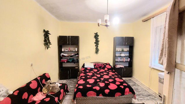 Eladó családi ház, Sarkadon 6 M Ft, 2 szobás