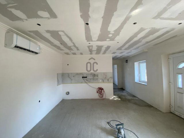 Eladó családi ház, Abonyban 38.5 M Ft, 2 szobás