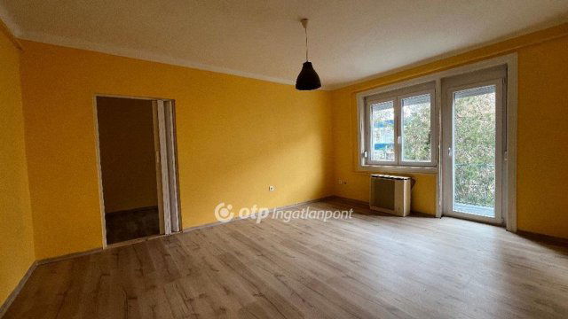 Eladó téglalakás, Egerben 52.9 M Ft, 2 szobás