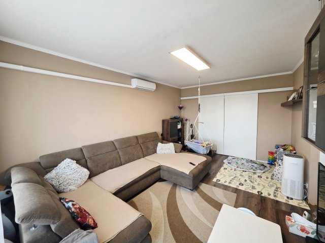 Eladó panellakás, Nyíregyházán 51.5 M Ft, 4 szobás