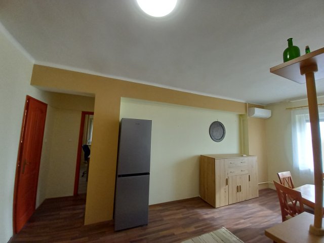 Kiadó téglalakás, albérlet, Pécsett 220 E Ft / hó, 2 szobás