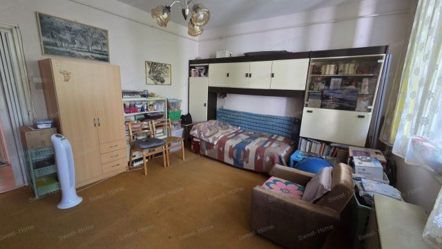Eladó téglalakás, Kecskeméten 42 M Ft, 2 szobás