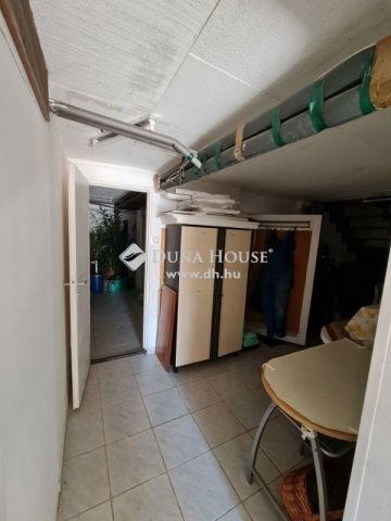 Eladó családi ház, Százhalombattán 127 M Ft, 5 szobás