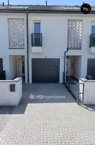 Kiadó sorház, albérlet, Debrecenben 590 E Ft / hó, 3 szobás