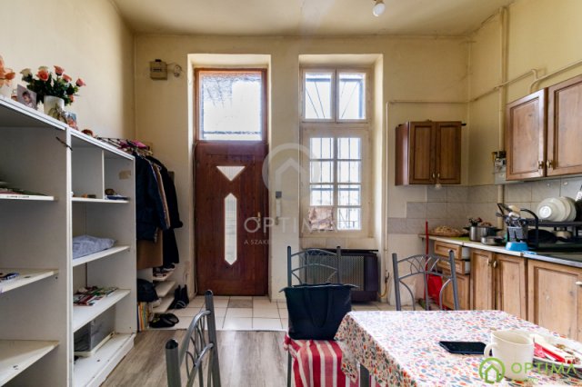 Eladó téglalakás, VIII. kerületben, Kálvária utcában