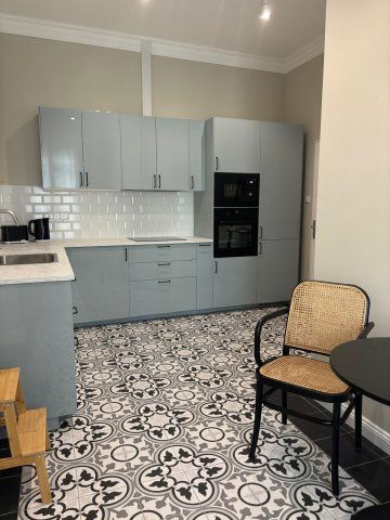 Kiadó téglalakás, albérlet, V. kerületben, Kálmán Imre utcában