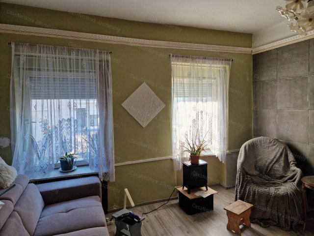 Eladó családi ház, Jászberényben 29.5 M Ft, 2 szobás