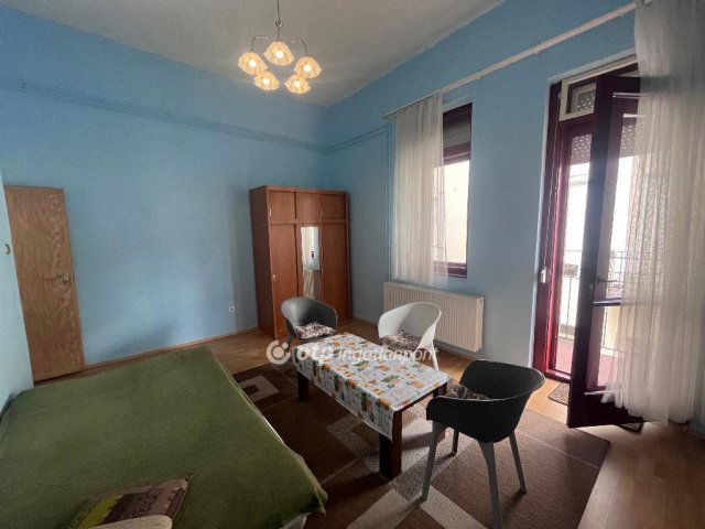 Kiadó téglalakás, albérlet, Szegeden 200 E Ft / hó, 3 szobás