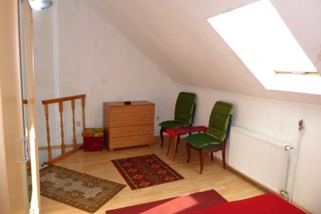 Kiadó téglalakás, albérlet, Pécsett, Perczel Miklós utcában