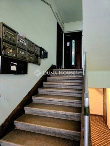 Eladó téglalakás, Pécsett 24.99 M Ft, 1 szobás