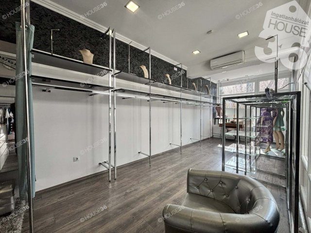 Eladó üzlethelyiség, Kecskeméten 64.9 M Ft, 2 szobás