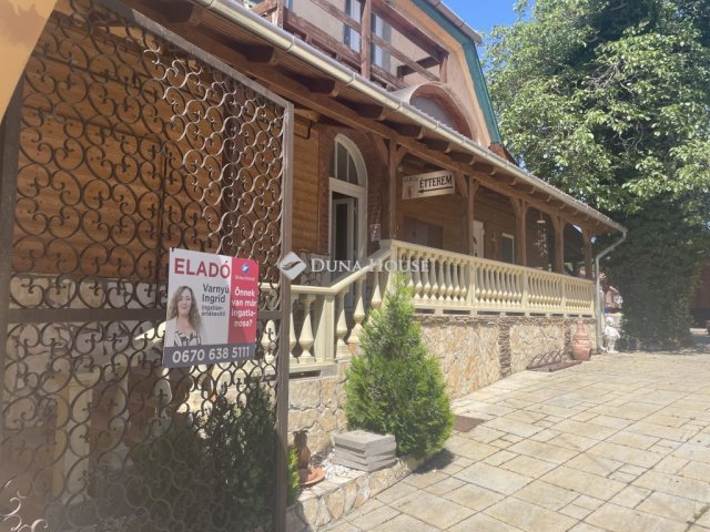 Eladó üzlethelyiség, Bátaszéken 120 M Ft, 4 szobás