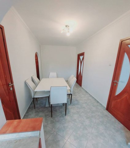 Kiadó panellakás, albérlet, Debrecenben, Derék utcában