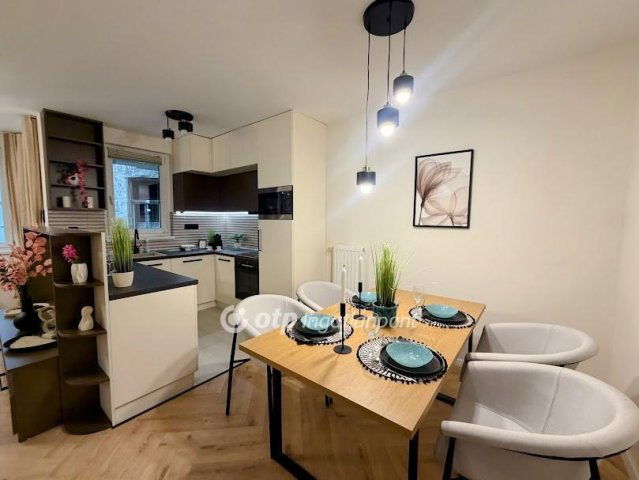 Eladó téglalakás, Budapesten, VII. kerületben 139.9 M Ft