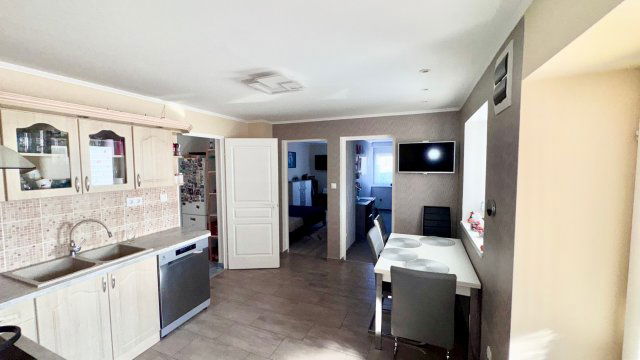 Eladó családi ház, Sárkeresztesen 71.5 M Ft, 3 szobás