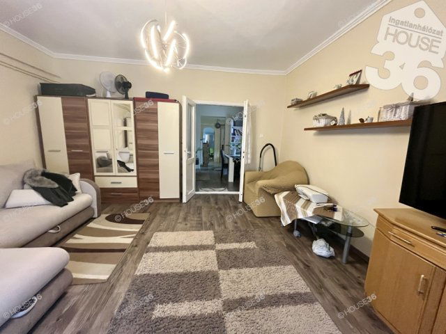 Eladó téglalakás, Kiskunfélegyházán 35 M Ft, 2 szobás