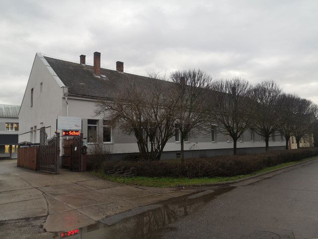 Eladó ipari ingatlan, Gyomaendrődön, Szabadság téren 318 M Ft