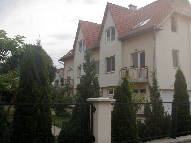 Kiadó téglalakás, albérlet, Debrecenben 250 E Ft / hó, 3 szobás