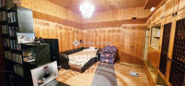 Eladó téglalakás, Szombathelyen 44 M Ft, 4 szobás