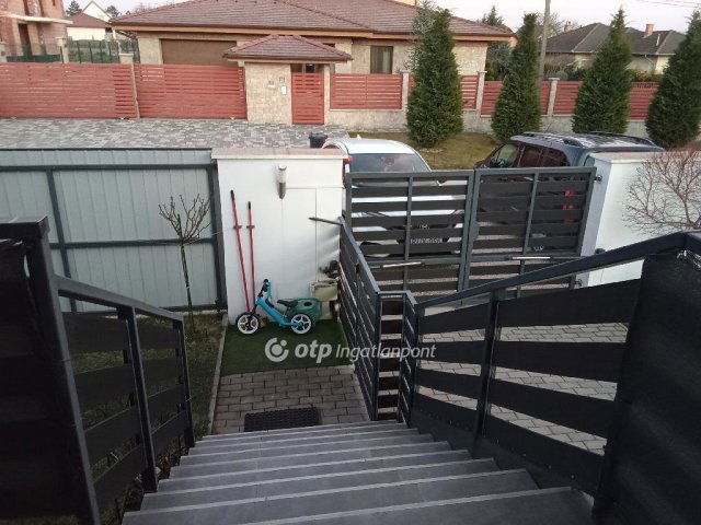 Eladó ikerház, Érden 91.9 M Ft, 2 szobás / költözzbe.hu