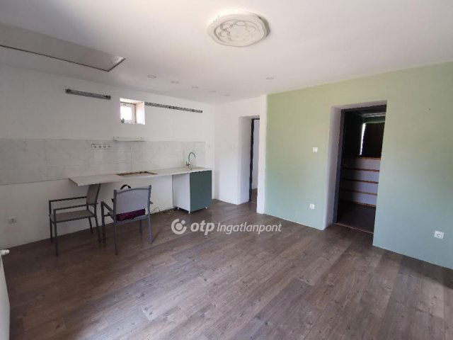 Eladó családi ház, Jászkarajenőn 20.9 M Ft