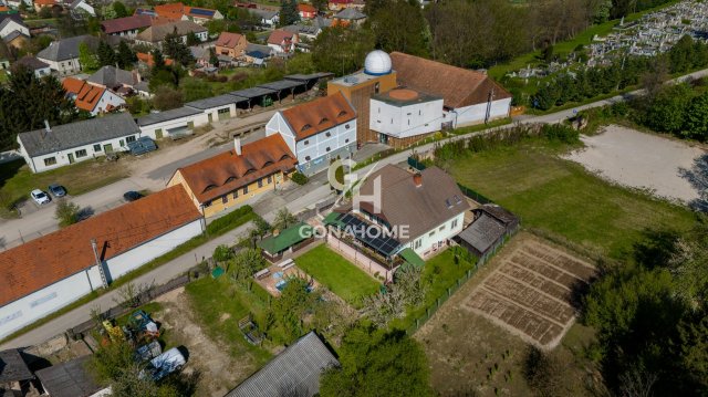Eladó családi ház, Bakonybélben 150 M Ft, 5+4 szobás