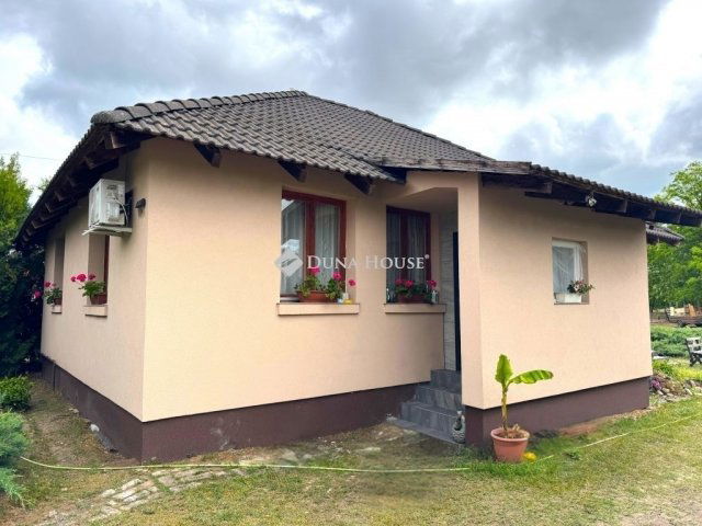 Eladó családi ház, Táborfalván 64.99 M Ft, 4 szobás