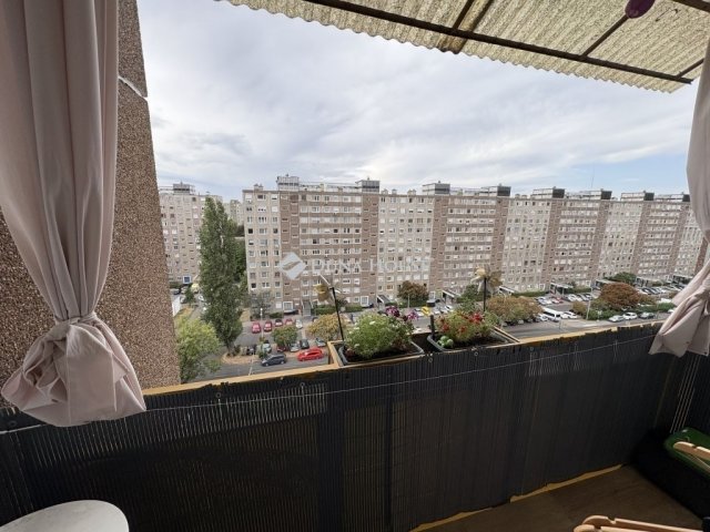 Eladó panellakás, Budapesten, XV. kerületben 79 M Ft, 4 szobás