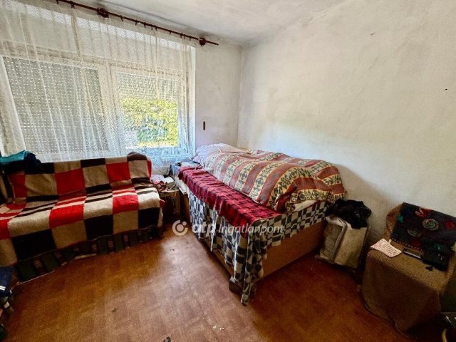 Eladó családi ház, Somoskőújfalun 9.9 M Ft, 2 szobás