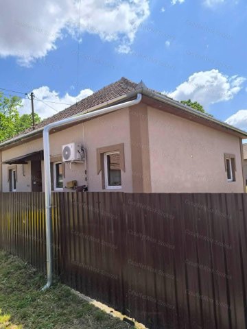 Eladó családi ház, Kunszentmártonban 54.9 M Ft, 2 szobás
