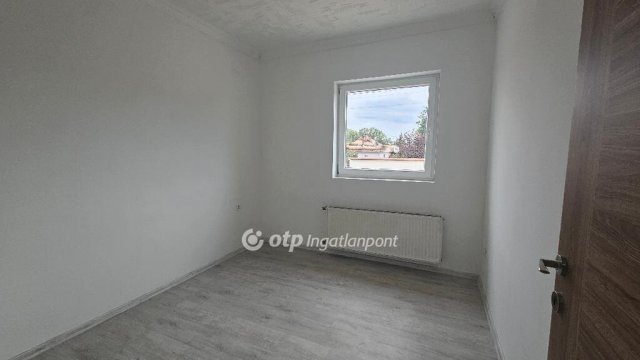 Eladó ikerház, Örkényen 39.9 M Ft, 3 szobás