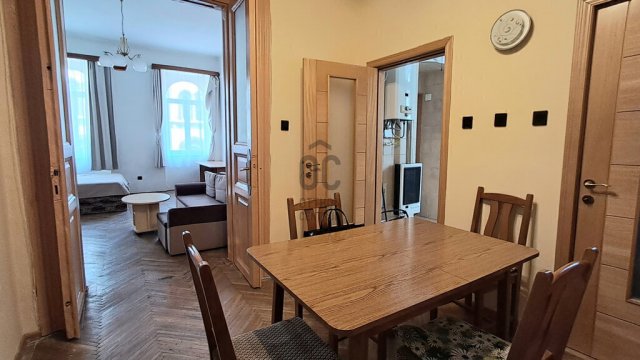 Eladó téglalakás, Budapesten, VI. kerületben 98 M Ft, 2 szobás