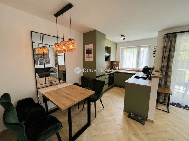 Eladó családi ház, Százhalombattán 109.99 M Ft, 3 szobás