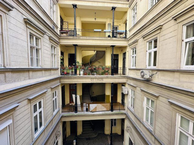 Eladó téglalakás, Budapesten, V. kerületben 84.9 M Ft, 2 szobás