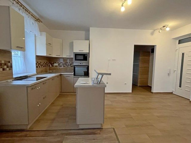 Kiadó téglalakás, albérlet, Egerben 230 E Ft / hó, 4 szobás