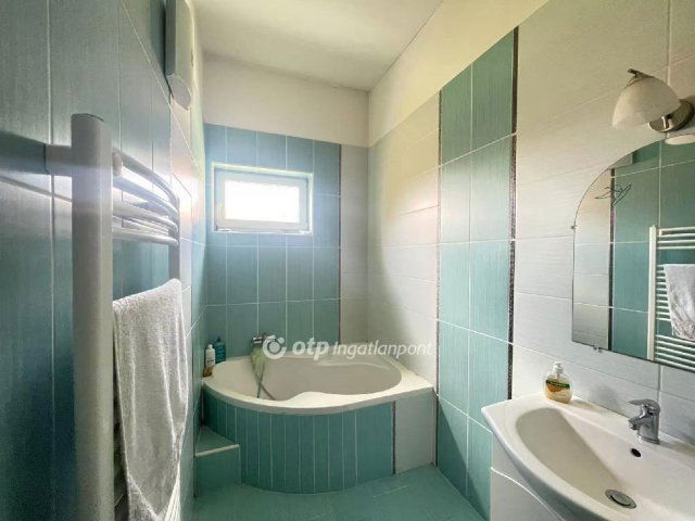 Eladó téglalakás, Budapesten, X. kerületben 99.99 M Ft, 5 szobás