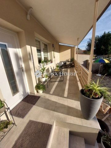 Eladó családi ház, Baján 69.9 M Ft, 3 szobás