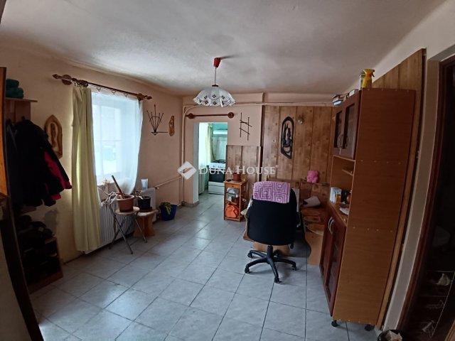 Eladó családi ház, Epölön 18 M Ft, 4 szobás