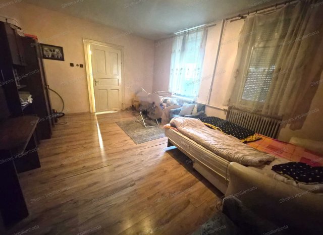 Eladó téglalakás, Komáromban 46.9 M Ft, 2 szobás