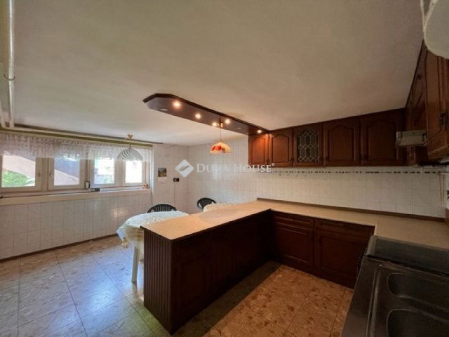 Eladó családi ház, Soltvadkerten 55 M Ft, 8 szobás