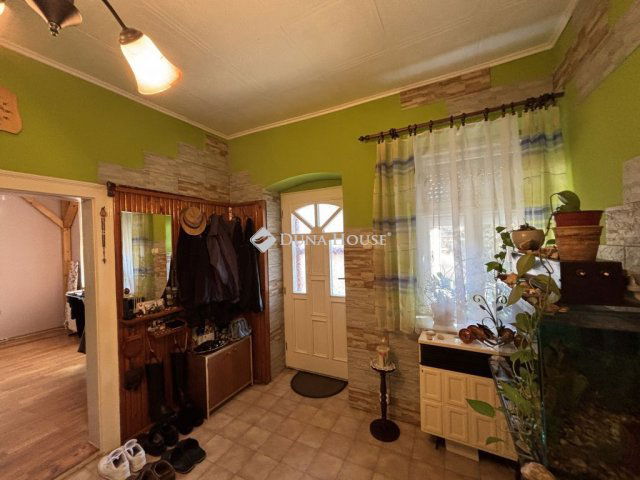 Eladó családi ház, Tokodon, Alkotmány utcában 34.5 M Ft