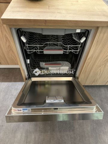 Eladó téglalakás, Budapesten, XIV. kerületben 130.5 M Ft