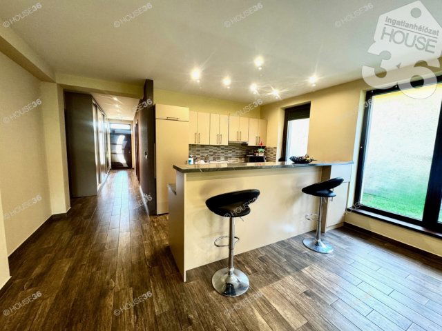 Eladó családi ház, Kerekegyházán 96.5 M Ft, 4 szobás